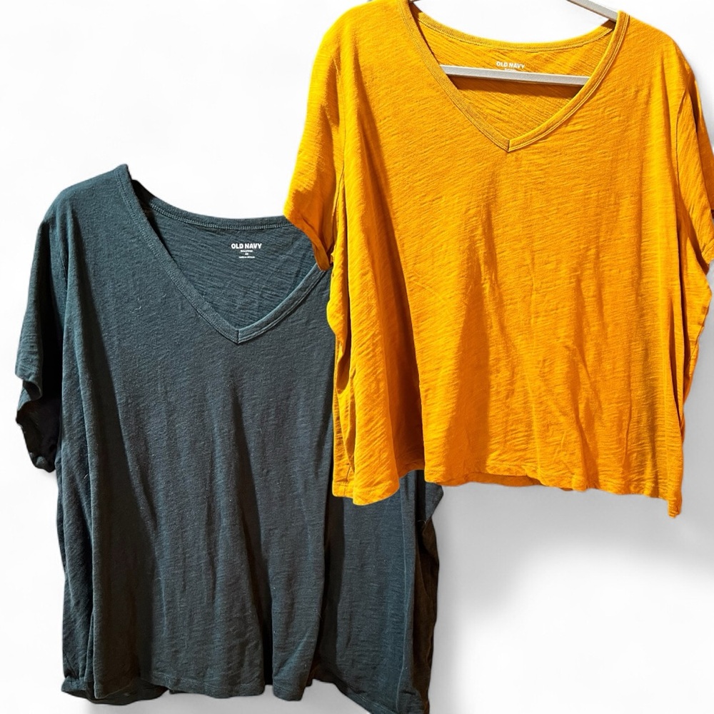 TWO XXL Old Navy V-Neck T-Shirts in Mustard and Green